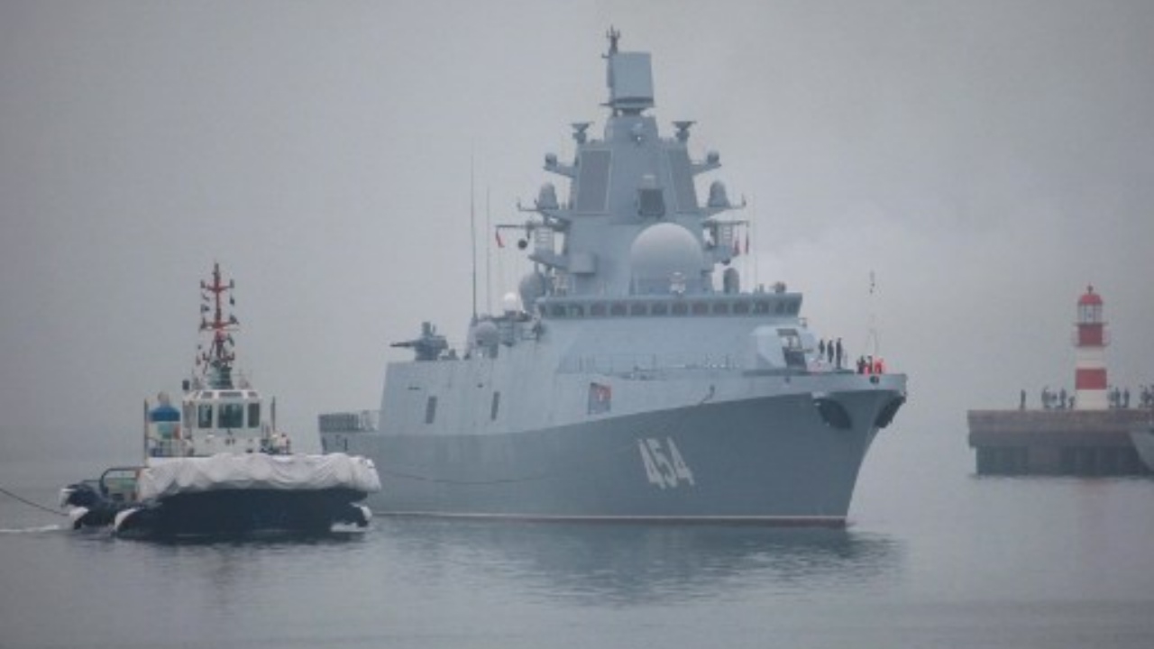พญามังกรอวดพลัง 70 ปีก่อตั้งทัพเรือ