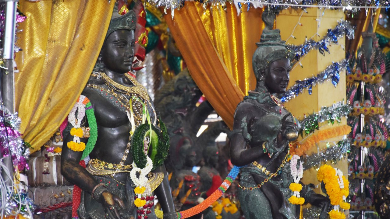 คนเต็มวัดสว่างอารมณ์ อาจารย์แป๊ะ จัดบวงสรวง ปู่ศรีสุทโธ แม่ย่าปทุมมา 