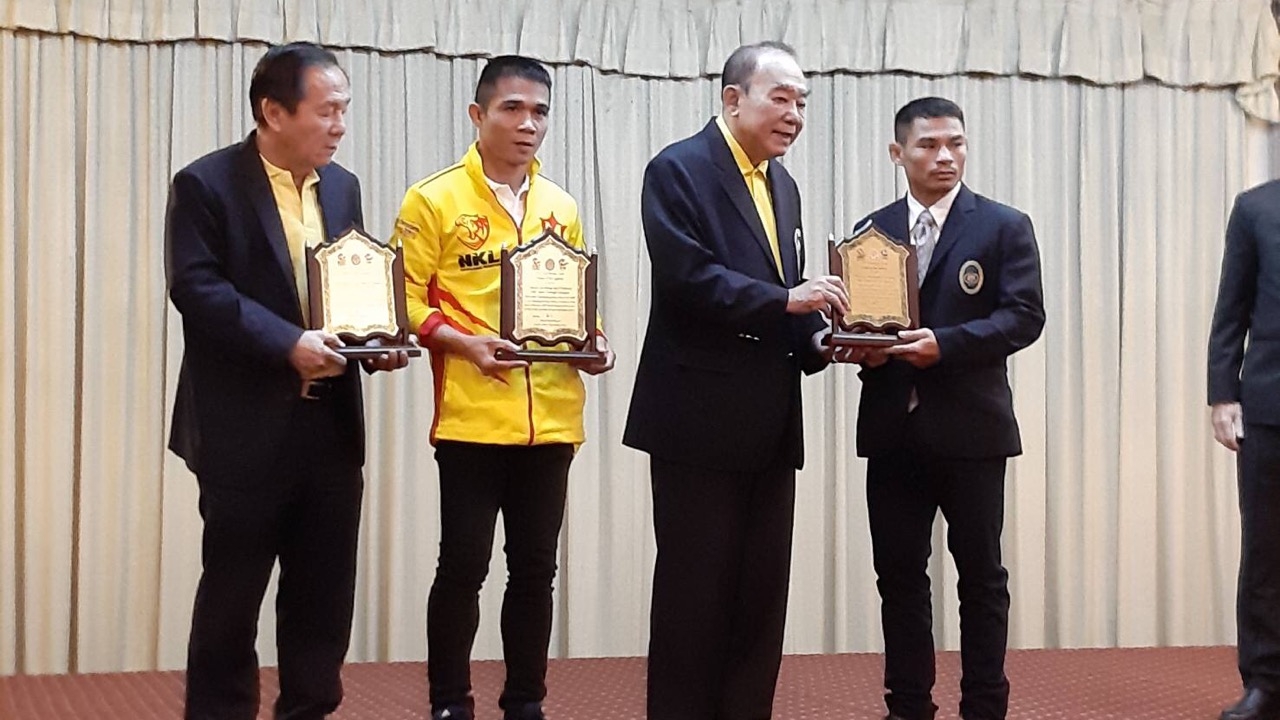 “ศรีสะเกษ ควง วันเฮง” รับรางวัลใหญ่งานเกียรติยศสภามวยแห่งเอเชียปี 2018