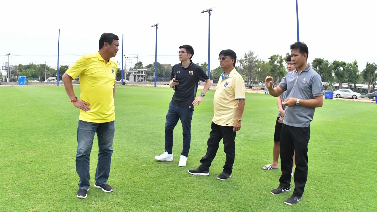 "โค้ชโต่ย" สำรวจสนาม "อัลไพน์" ก่อนนำ "ช้างศึก" ลงซ้อมเตรียมลุยคิงส์คัพ ครั้งที่ 47 