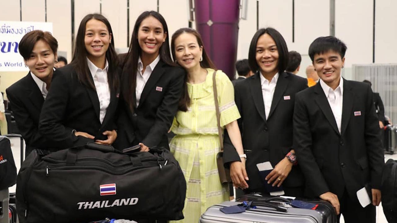 “มาดามแป้ง” เผยเป้าหมายบอลโลก 2019 ก่อนส่งชบาแก้วลัดฟ้าลับแข้ง 