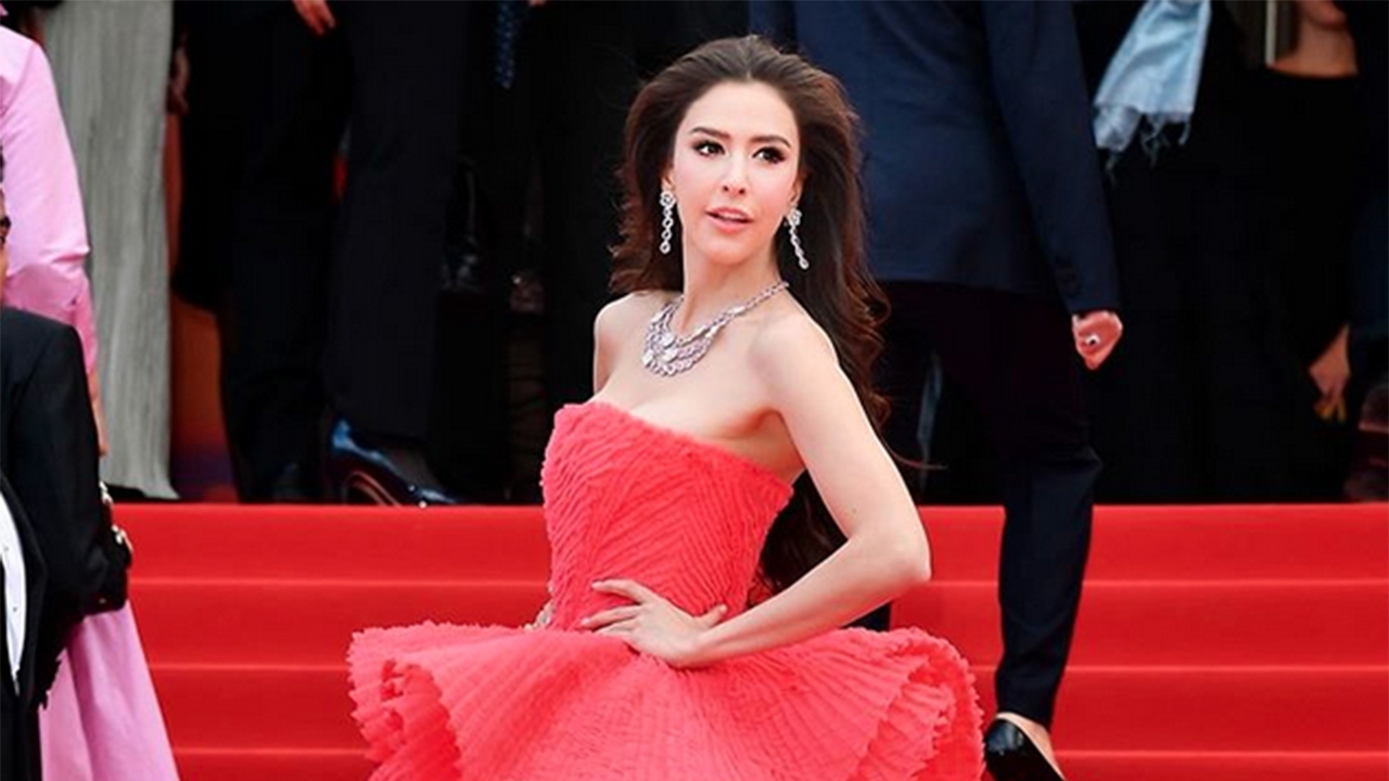 ศรีริต้า หอบความสวยหรู ไปเดินพรมแดงเมืองคานส์ปีแรก ไฮโซกรณ์ เป็นปลื้ม