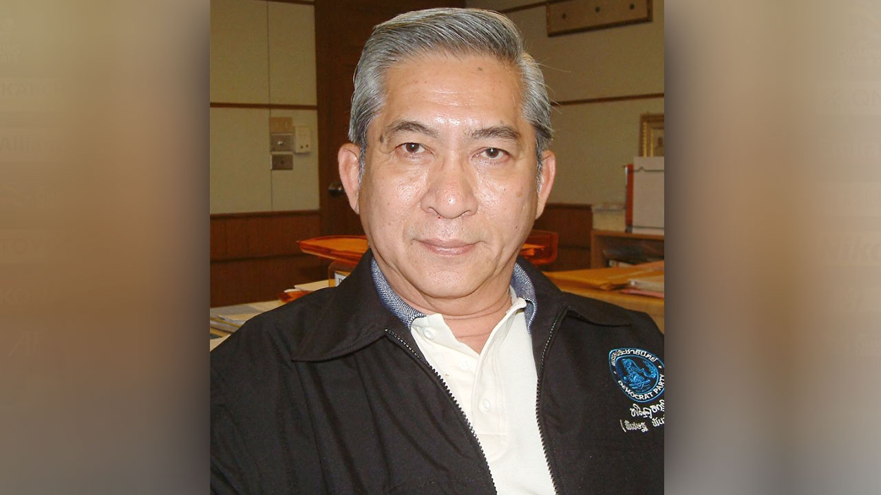 "พิเชษฐ" ขอ "มาร์ค" อย่าลาออก เชื่อการเมืองไทยไม่พ้นทางตัน