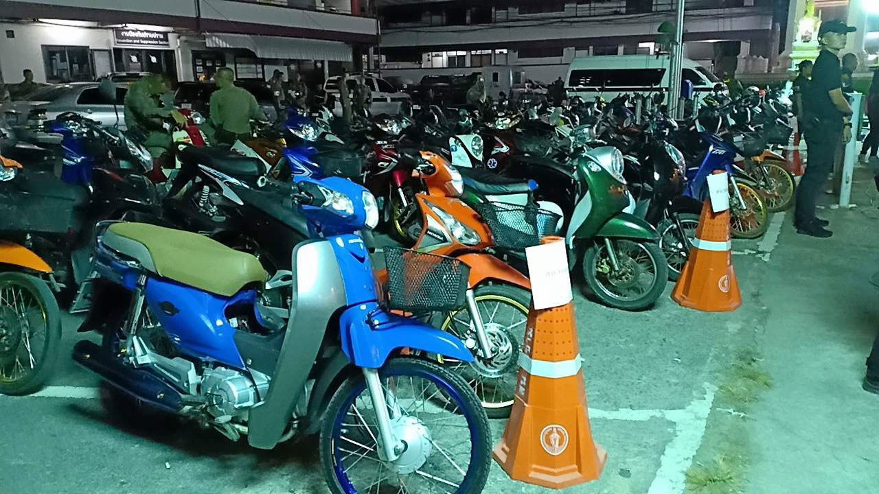 “บก.จร.” ลุย! จับเด็กแว้น ยึดรถ 60 คัน
