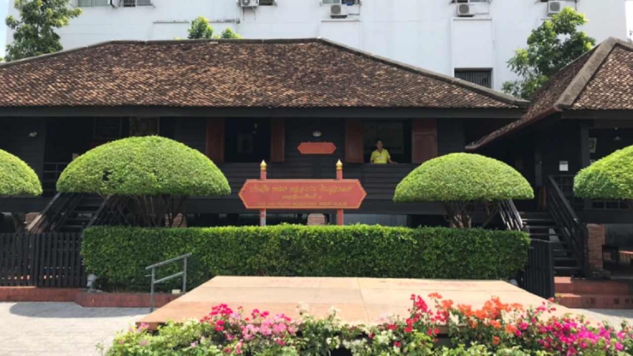 ชาวสงขลาร่วมไว้อาลัย "พลเอกเปรม" รัฐบุรุษ หน้าบ้านติณสูลานนท์