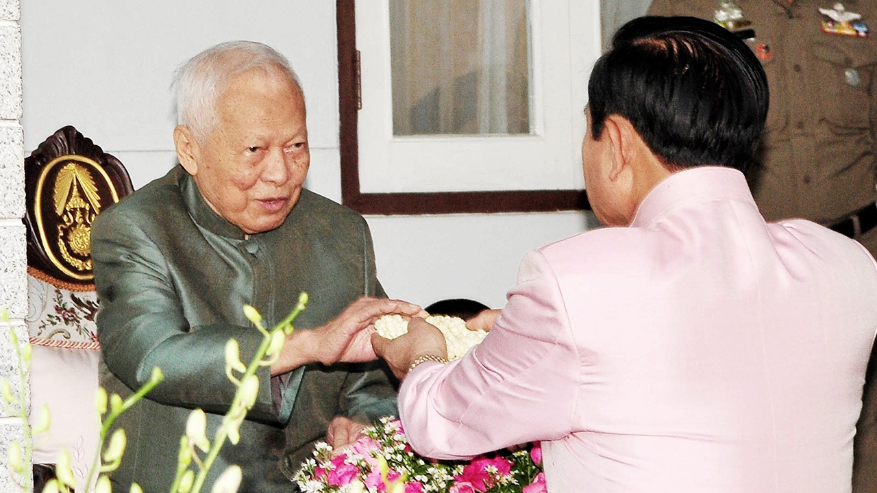 นักข่าวสายทหาร โพสต์อาลัย "พล.อ.เปรม" ปิดตำนาน บ้านสี่เสาฯ