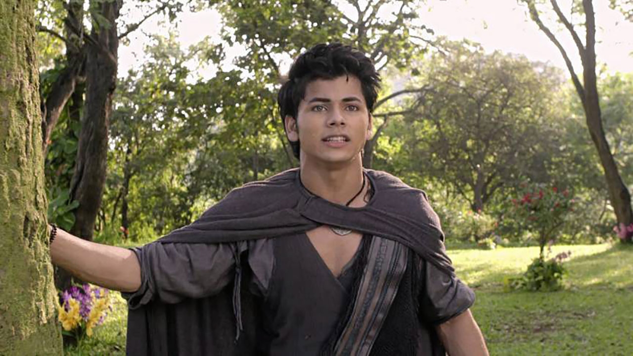 “อะลาดิน” ถูกเสกให้ตัวเล็กจิ๋ว “เจ้าหญิงจัสมิน-จินนี่” ต้องมนต์สะกด