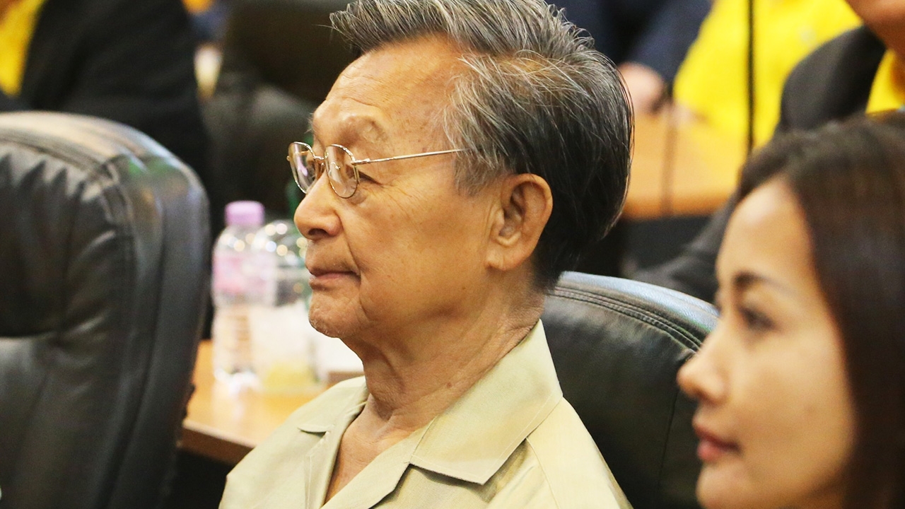 ประชาธิปัตย์ เคาะชื่อ "ชวน" ส่งชิงเก้าอี้ ปธ.สภาฯ