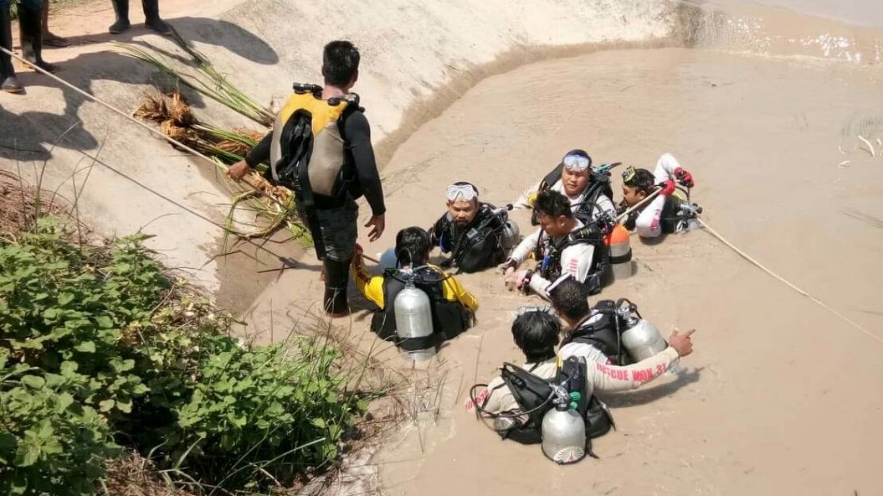 คุณตาวัย 73 ช่วยลูกวัวตกน้ำ โดนวัวถีบ จมคลองส่งน้ำดับอนาถที่บัวใหญ่