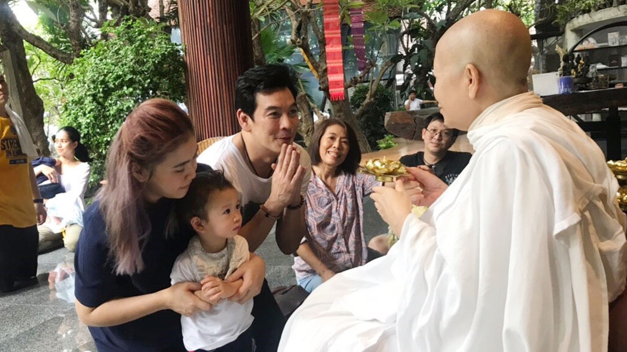 น่ารักนะ ชาคริต หอบน้องโพธิ์ฟังธรรม  