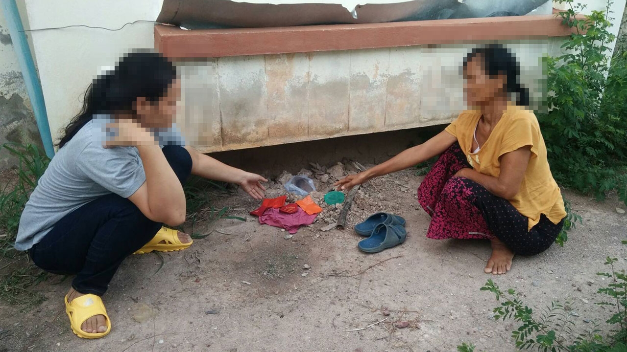 สาวร้อง ทองฝั่งดินในบ้าน ถูกมือดีขุดหนีลอยนวล วอนส่งคืน ลั่นไม่เอาความ