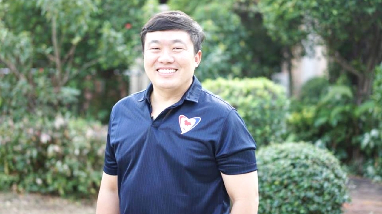 "โต้ง สิริพงศ์" เคลื่อนไหวผ่านโซเชียล หลังงดออกเสียง ไม่โหวต "ลุงตู่"