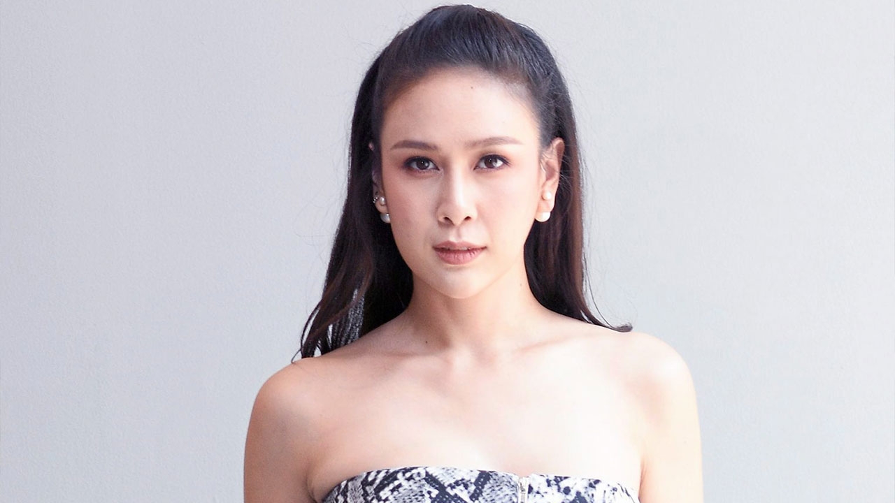 "ฝ้าย" ไร้ปัญหาเสียบแทน "แป้ง" เลิฟซีนแซ่บ! เชื่อ "คริส" แฟนหนุ่มเข้าใจ