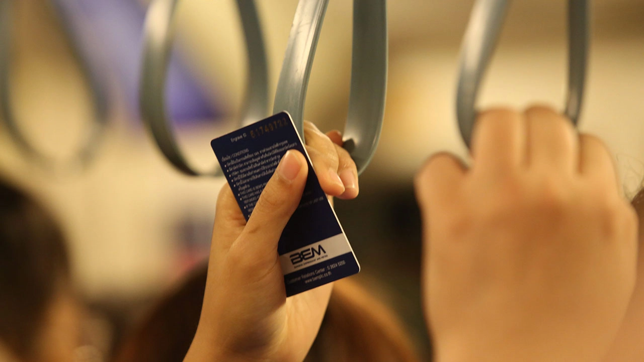 MRT ปั่นป่วนอาณัติสัญญาณขัดข้อง