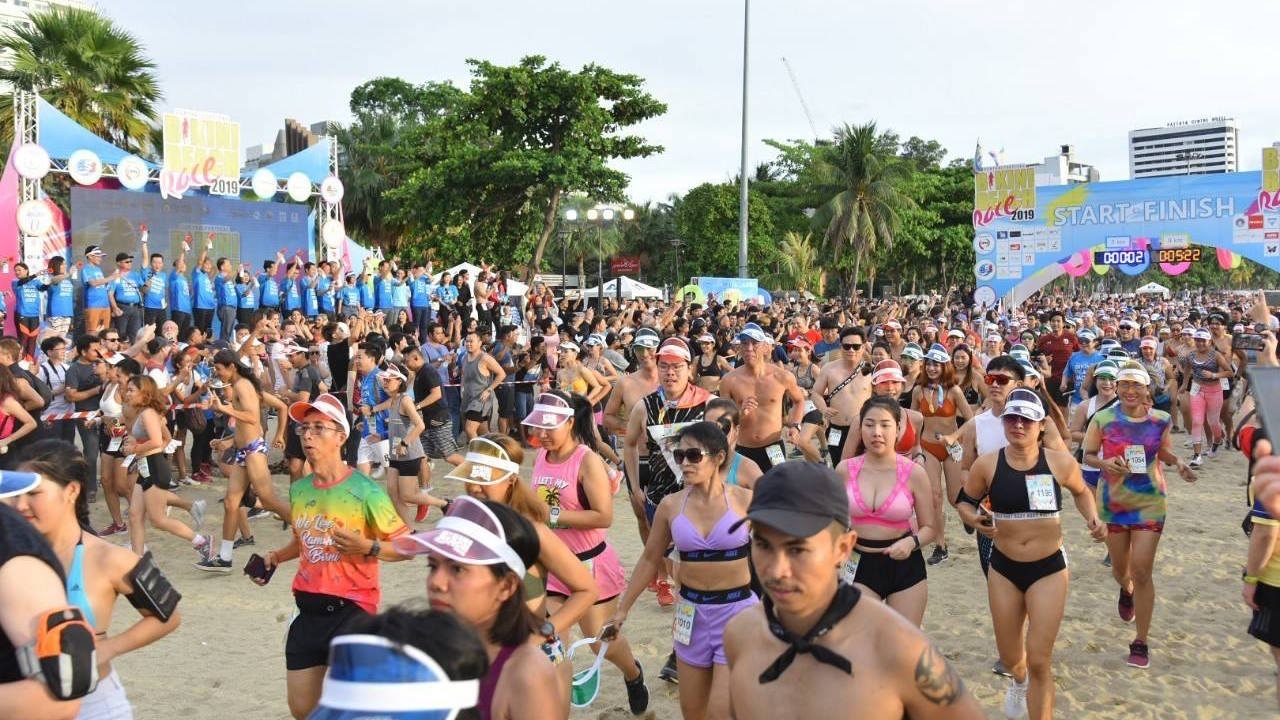 สุดคึกคัก งานวิ่ง Centralfestival Bikini Beach Race 2019 ที่พัทยา 