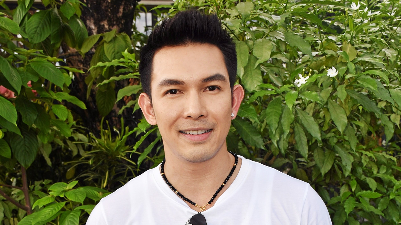 "อั้ม" ขึ้นแท่นผู้จัดฯอีกครั้ง! จบคดีโดนโกง เขินถูกโฟกัส "นมชมพู" มีสาวขอเคล็ดลับ