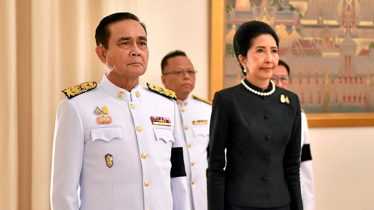 รับพระบรมราชโองการนายกฯ "บิ๊กตู่" รู้ตัว บอกใจเย็นอยู่แล้ว