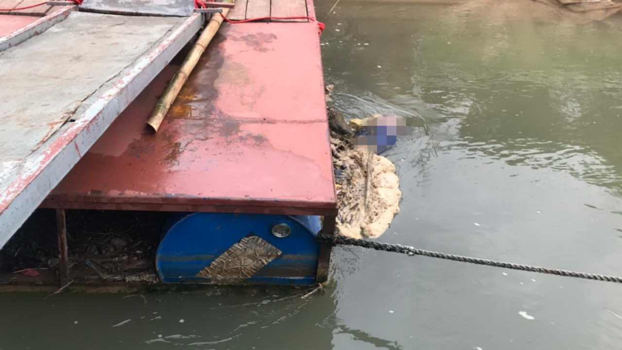 สลด ศพเด็กชายชาวลาวจมน้ำโขง ลอยข้ามฝั่งติดโป๊ะเชียงคาน 