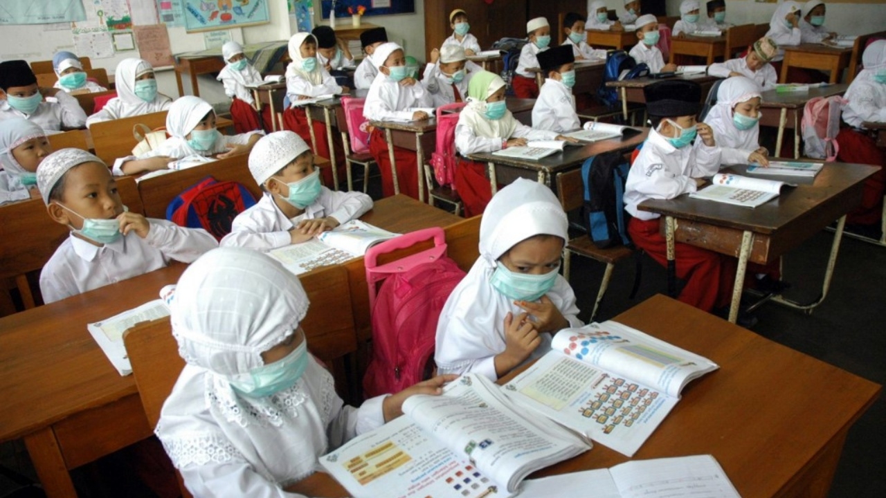 มาเลย์ผวามลพิษในอากาศ  ปิดร.ร.กว่า 400 แห่ง นร.ล้มป่วย หามส่งรพ.อื้อ 