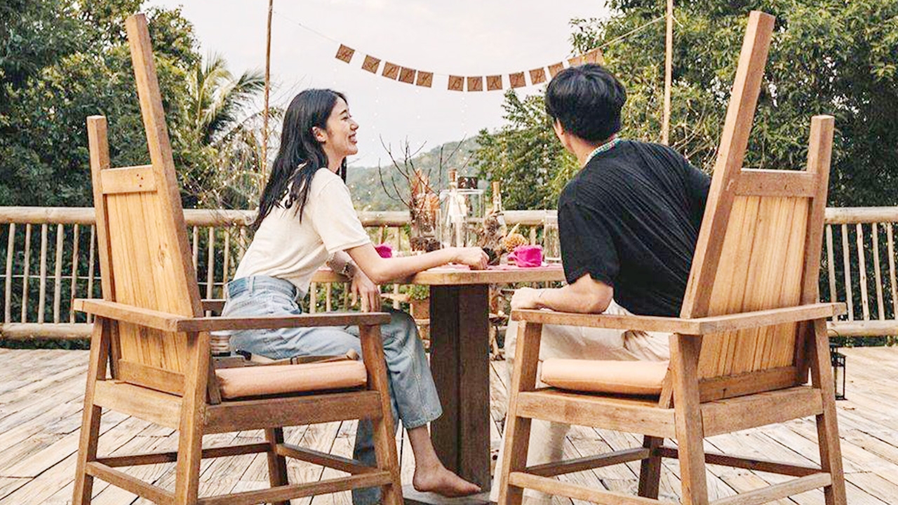 โมเมนต์ฟินๆ แก้ว ควง โทนี่ ฉลองวันเกิดในป่า แถมพี่สาวฝ่ายชายร่วมอวยพร