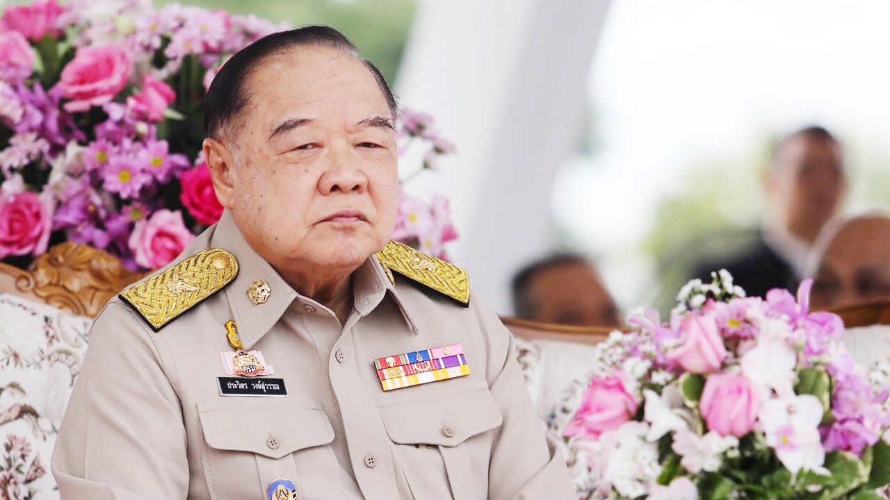 “ประวิตร” สยบลือ ปัดข่าวเตรียม “บิ๊กโจ๊ก” โยกกลับไปทำงานสายตำรวจ (คลิป)
