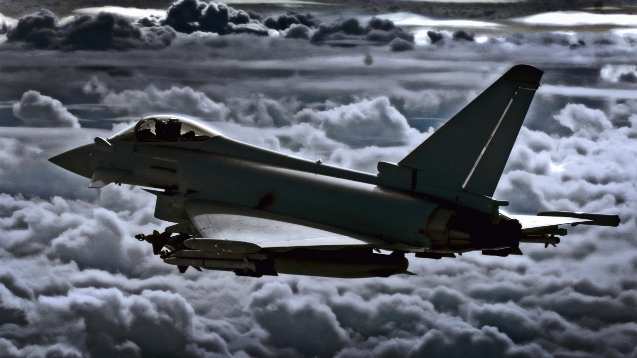 ระทึกกลางเวหา อังกฤษส่ง2บินรบประกบ'เจ็ต2' ที่แท้สาว25 เมาแอ๋จะเปิดประตู