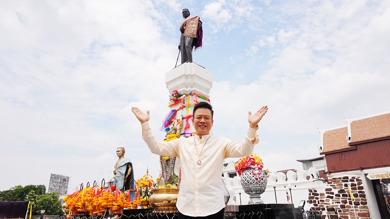 ไหว้ "บูรพาจารย์เจดีย์" มงคลสถานกลางเมืองโคราช กับ "หมอลักษณ์เบิกอรุณ"
