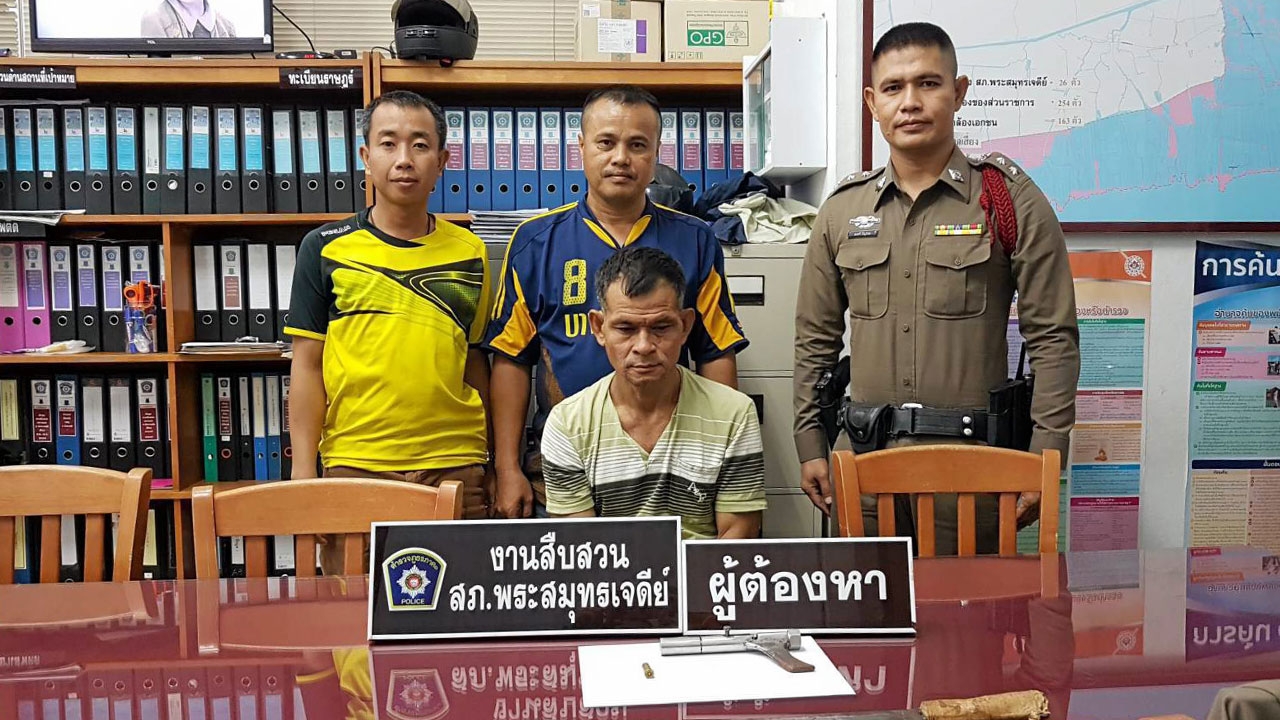 ผัวใหม่แค้นเมียบุกเผาบ้าน โดนผัวเก่าคว้าปืนยิงขาทะลุ