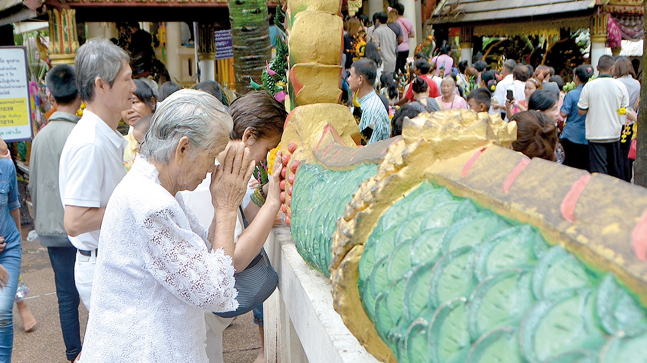 งวดนี้เอาไป 3 ตัวตรง "นาคน้อย" จัดหนัก บน-ล่าง หวังคอหวยรวยโชค