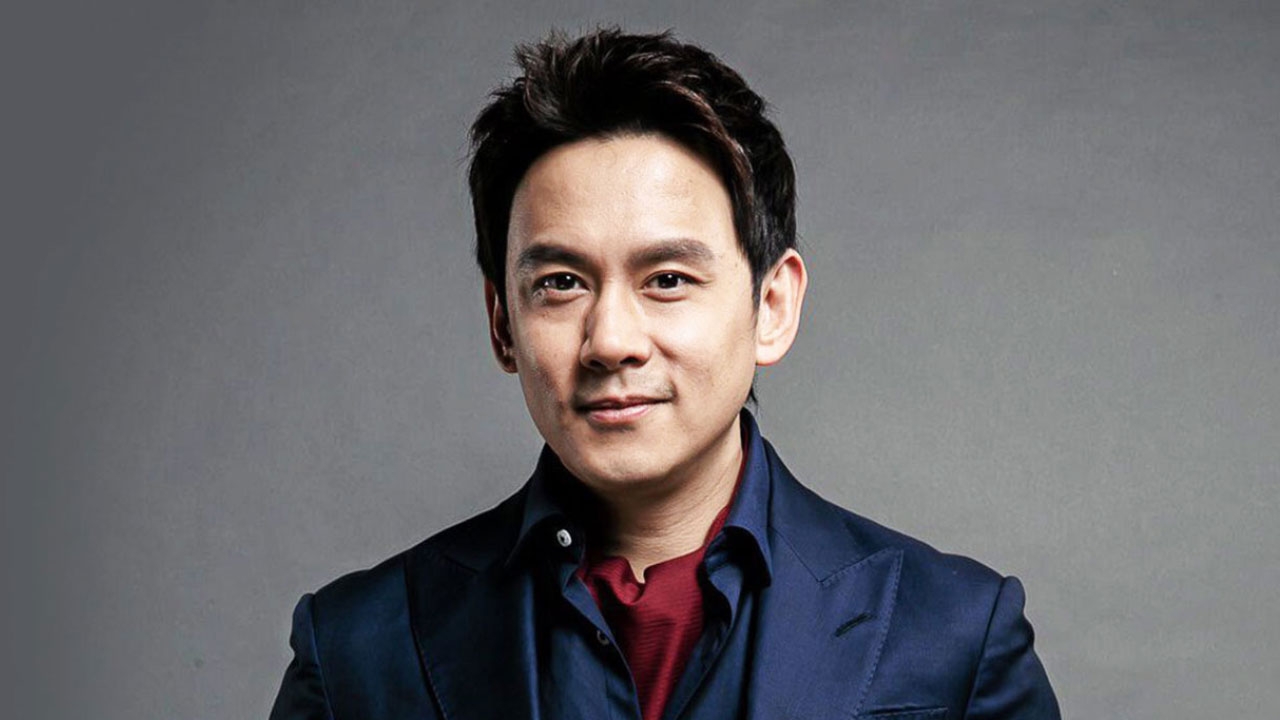 "ฟลุค" เล่าโมเมนต์คุกเข่าขอ "นาตาลี" แต่งงาน