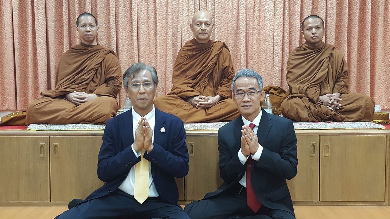 อดีตศิษย์วัดนาป่าพง ยอมถอนฟ้อง "พระคึกฤทธิ์" พร้อมขอขมาต่อหน้าศาล