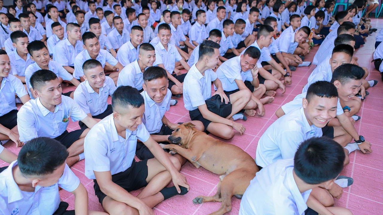 เปิดตัว สมควร เซเลบชื่อดัง ร.ร.บ้านแม่สลิดหลวงวิทยา ทุกงานขาดเขาไม่ได้