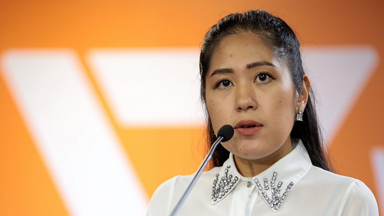 หึ่ง "อนาคตใหม่" ตัดหาง "ช่อ" หลังติดบ่วงโพสต์รูปมิบังควร หวั่นถูกโยง 