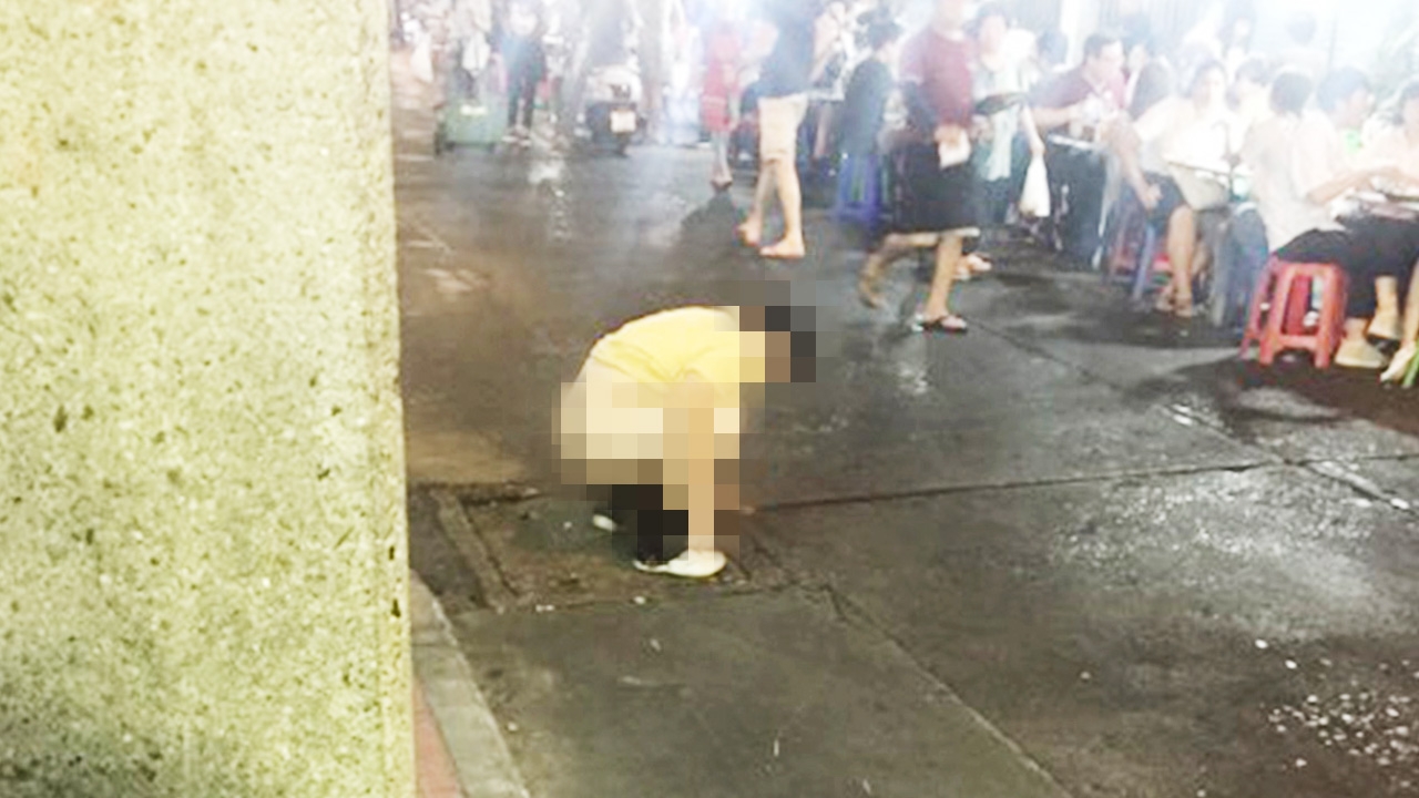 คนเยาวราชมายืนยัน คนอึกลางถนน เป็นเด็กไทย ป่วยออทิสติก วอนสังคมเข้าใจ