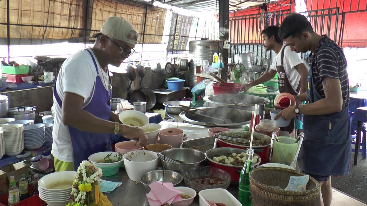 ฟังลุงกี้ก่อน เจ้าของร้านก๋วยเตี๋ยวเรือ บอกอย่าตัดสินคนแค่คลิปไม่กี่นาที
