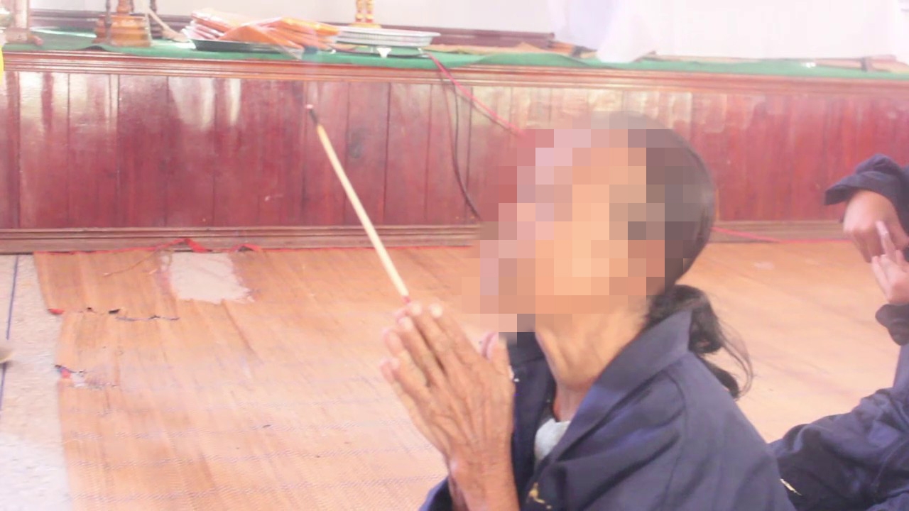 ลูกพิการยอมอดข้าวหวังให้แม่ชราอิ่ม สุดท้ายอ่อนเพลีย พบเป็นศพในห้องน้ำ