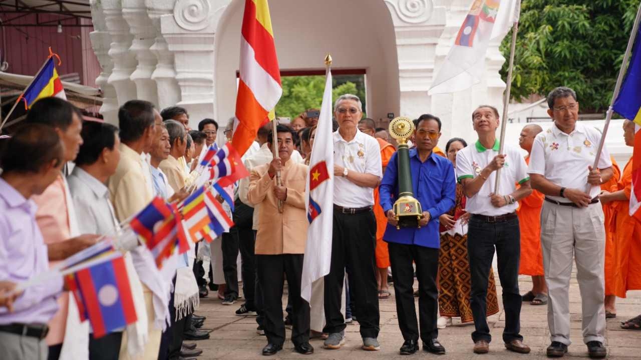 ธรรมยาตรา 5 แผ่นดิน สู่มรดกโลก "หลวงพระบาง" คนรับแน่น วัดเชียงทอง 