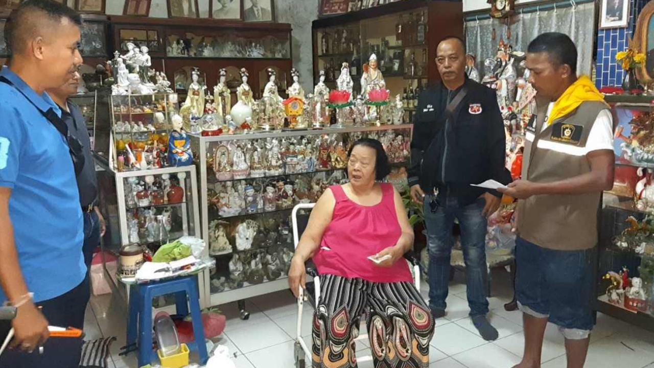 บุกปล้น เศรษฐินีรังนกเมืองคอน เพื่อนบ้านซวย โจรตีหัวชิงรถ