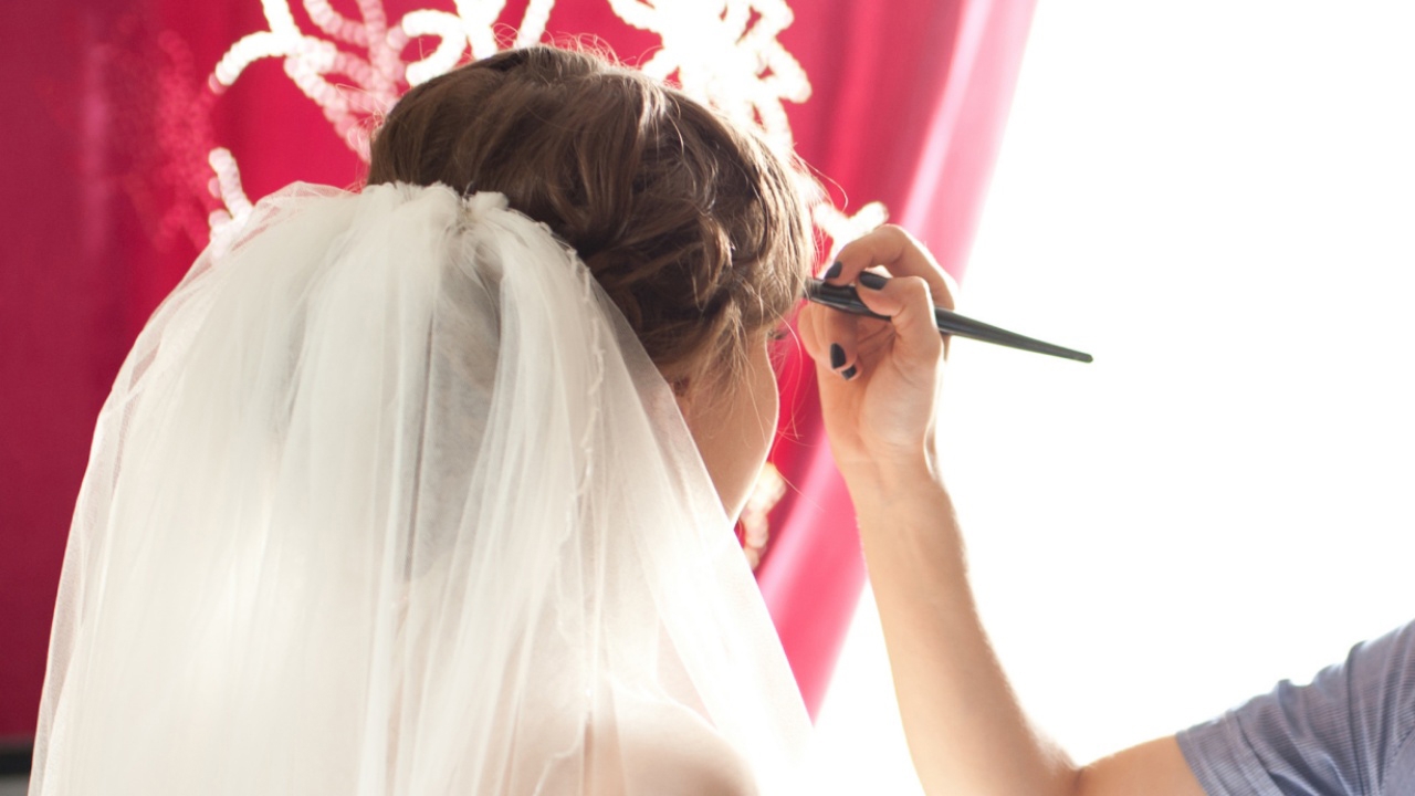 ช่างแต่งหน้าโอดถูกปรักปรำขโมยสินสอด ขู่สารพัด จบสวยแต่ความรู้สึกพัง