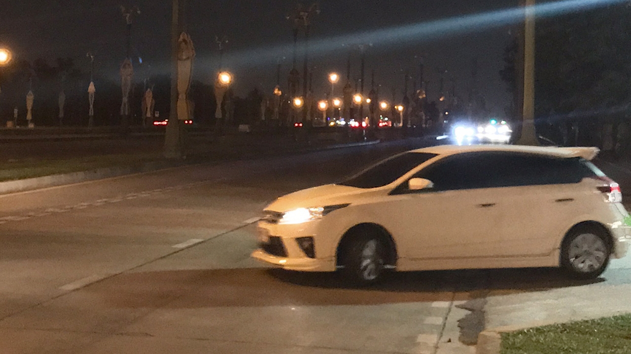 ติดบ้างไม่ติดบ้าง ถนนอักษะ ไฟส่องสว่าง 979 ต้น ดับกว่าครึ่ง