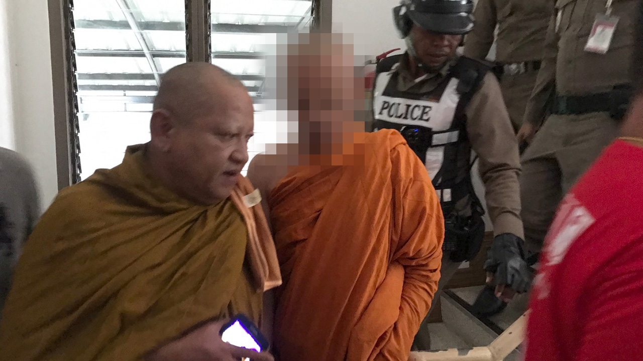 ตร.หนองขาวบุกจับเจ้าอาวาสฉาวไปสึก ดำเนินคดีล่วงละเมิดสามเณรวัย 13 ปี