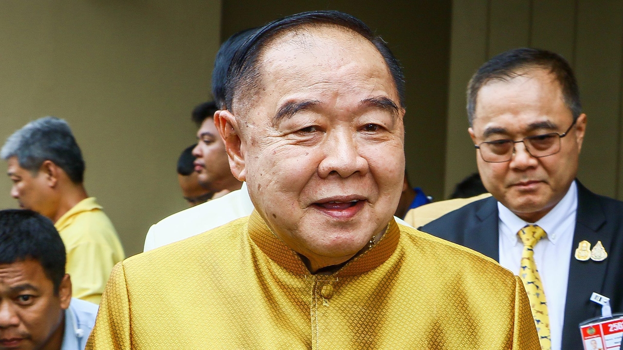 “ประวิตร” ยันวัตถุต้องสงสัยหน้า ททบ.5 ไม่ใช่เหตุป่วน ปัดโยงต้าน ผบ.ทบ.