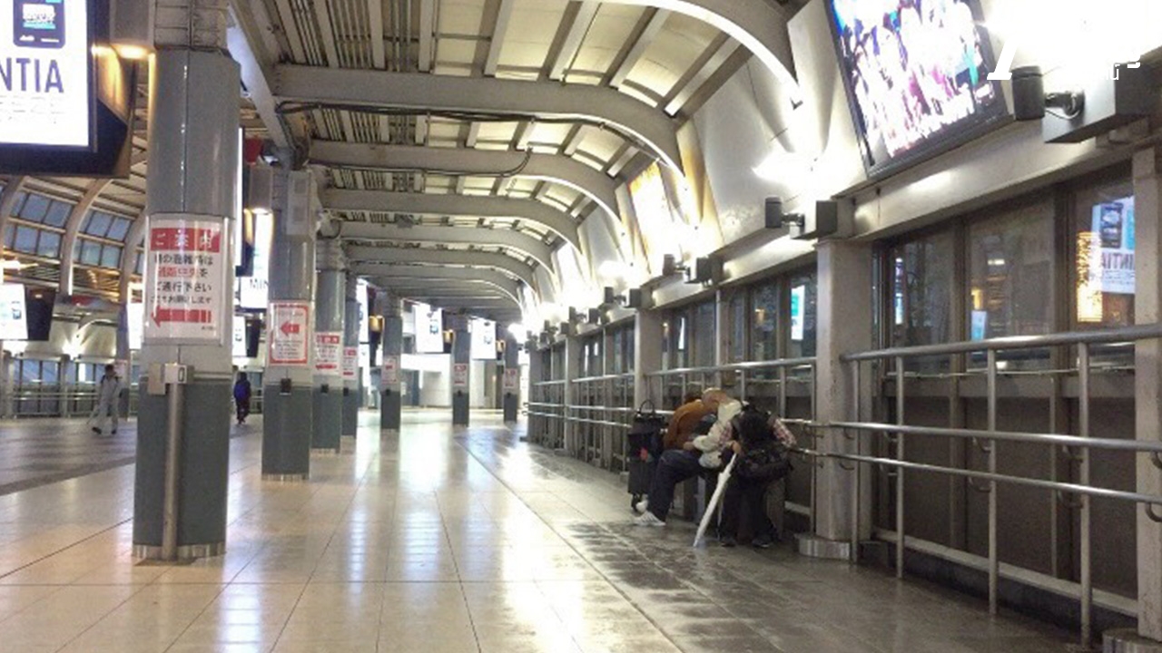 สถานีรถไฟในโตเกียวว่างเปล่า คาด "ตาพายุ" ไต้ฝุ่นฮากิบิส ขึ้นฝั่งเย็นนี้