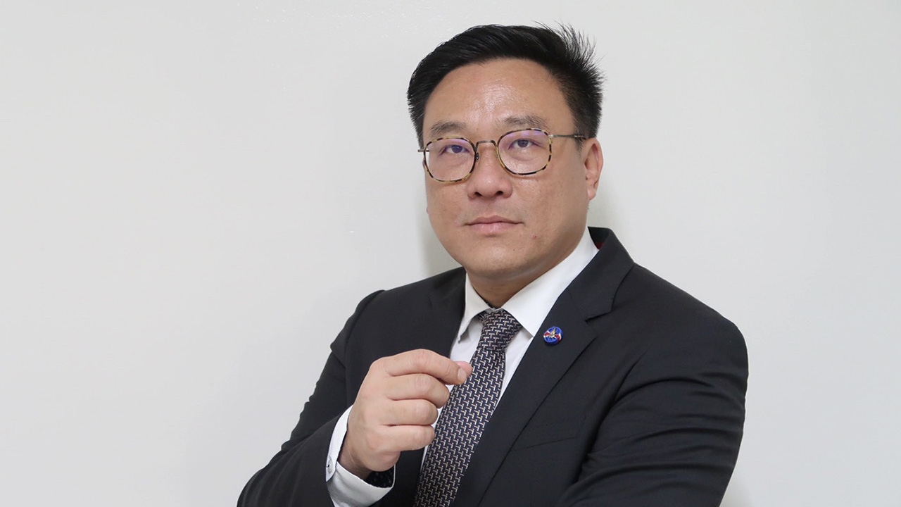 เพื่อไทย แนะ "บิ๊กแดง" ทบทวนตัวเอง หยุดชี้นำสังคม อัด ทำคนไทยแตกแยก 