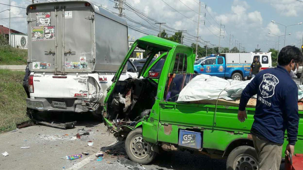 แม่ค้าตลาดนัดหลับใน ขับรถกะป๊อชนรถคู่กรณีจอดเจรจา ลูก 9 ขวบดับ 