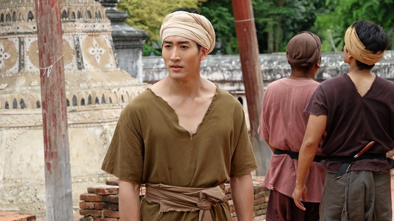 "ไนกี้" จ้องตาจะหลุด มองตาม "แป้ง" สวยตะลึง