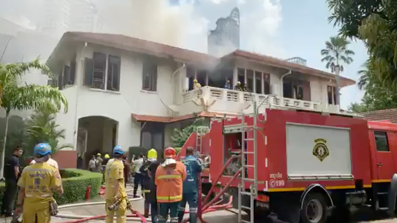 ไฟไหม้ อาคารชั้น 2 สถานทูตอินโดนีเซีย เร่งตรวจสอบสาเหตุ (คลิป)