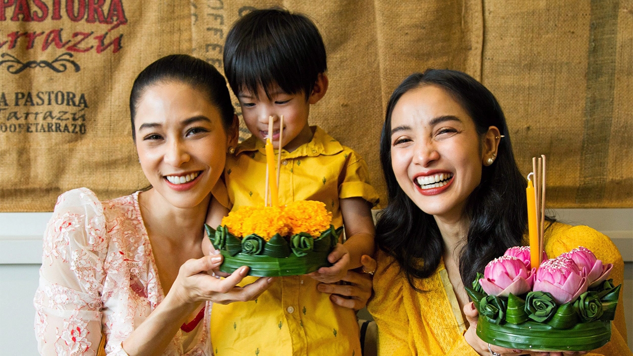 "แพท-บูม" โชว์ประดิษฐ์กระทงใบตอง สนุกกว่าใคร "เรซซิ่ง" ร่วมวงป่วนฮา