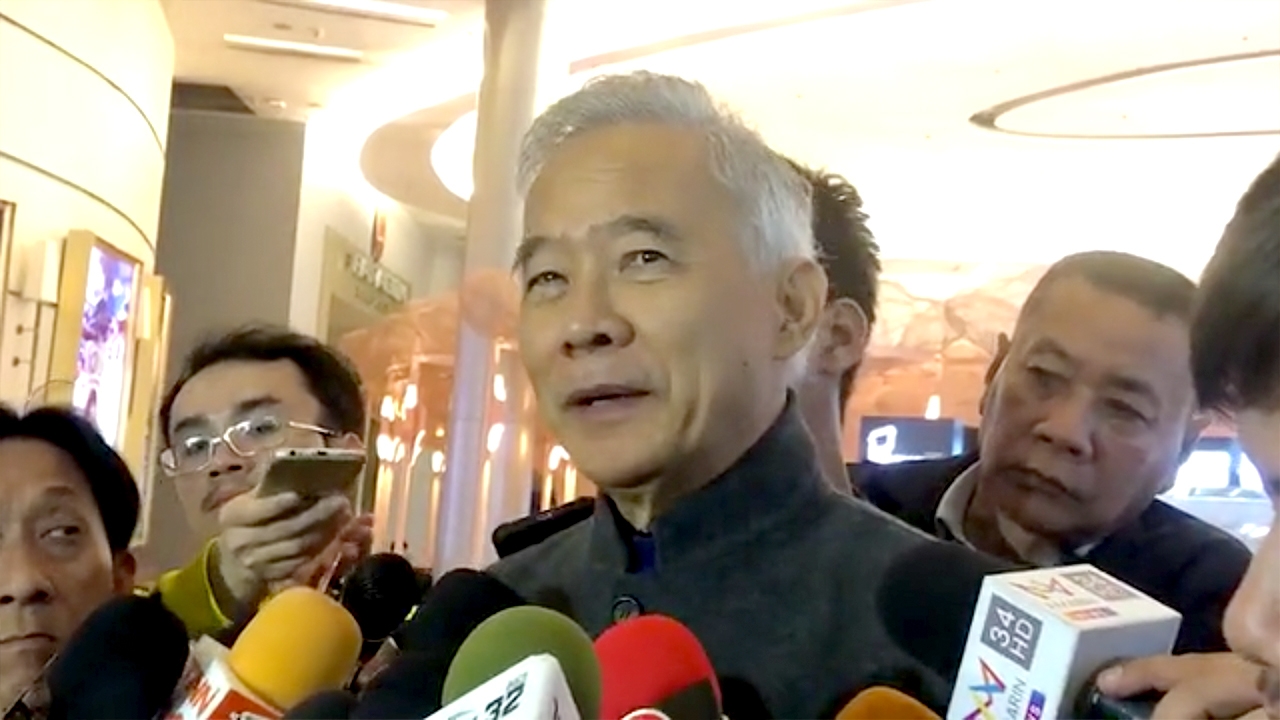 “สุวัจน์” แนะพรรคร่วมรัฐบาลเร่งเคลียร์ให้จบใครนั่ง ปธ.กมธ.แก้รัฐธรรมนูญ