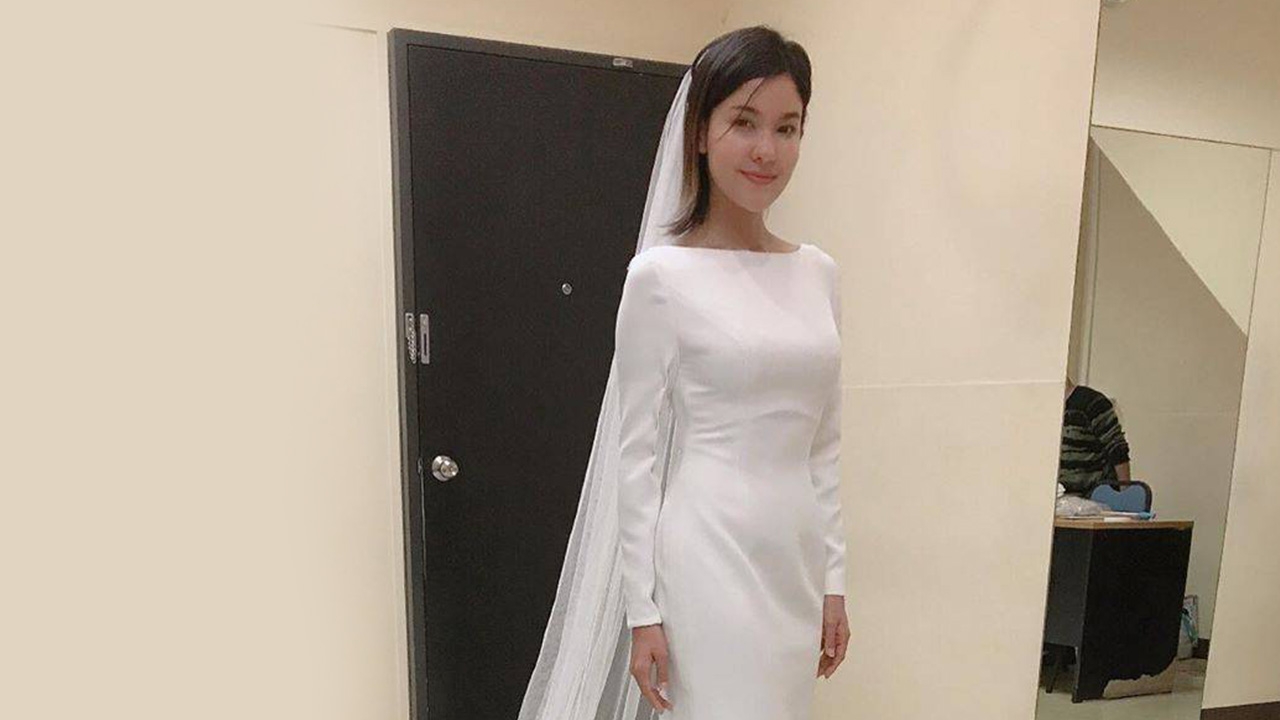 เปาวลี ฟิตติ้งชุดเจ้าสาวเข้าโบสถ์ 9 พ.ย. สวยเรียบหรูถูกใจตรงตามฝัน